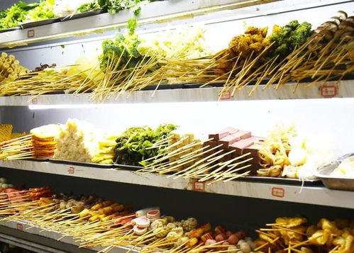 四厂一串 郑州深巷里的麻辣烫江湖，一路飘香带汤魂